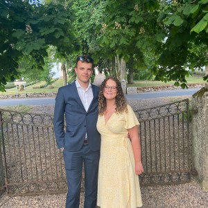 Amanda och Daniel Jennebratt i Dala i Falköping på studentfirande
